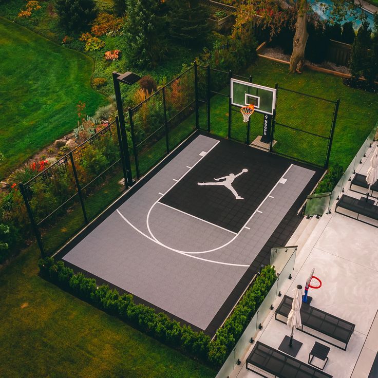 person basketball 🏀 court yailinwees996